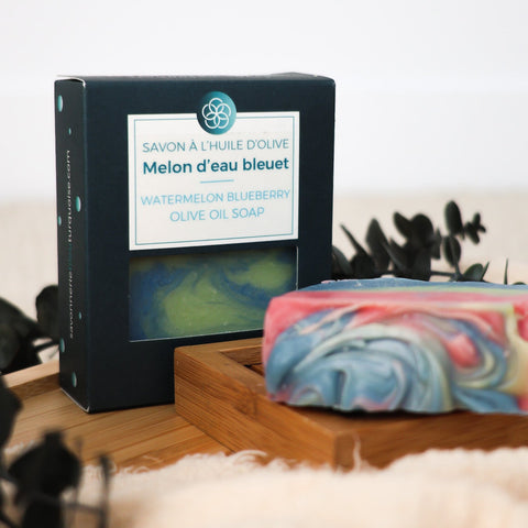 Savon naturel fruitĂ© Melon dâeau bleuet hydratant et doux pour la peau