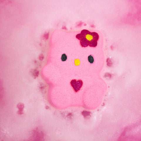 Bombe de bain artisanale Hello Kitty – Fleur de riz | Effervescente, colorée et hydratante