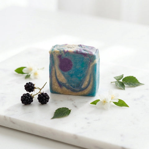 Savon artisanal - Mûre sauvage Savonnerie Bleu Turquoise