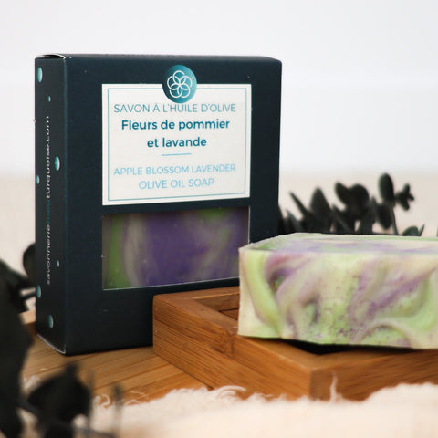 Savon naturel floral Fleurs de pommier lavande hydratant et doux pour la peau